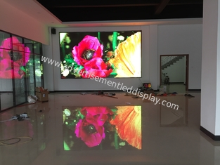 ผนังติดตั้ง 1g1r1b โฆษณา LED Display P2.5 สําหรับวิทยาลัย