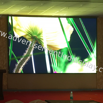 จอแสดงไฟ LED ภายในห้องที่มีระดับการปล่อยความร้อนต่ํา 1500cd/M2 เพื่อการทํางานที่น่าเชื่อถือต่อเนื่อง