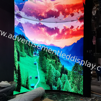 มุมมองที่กว้างขวางในภายใน โฆษณาภายในจอจอ LED สําหรับผู้ชมที่กว้างขวาง